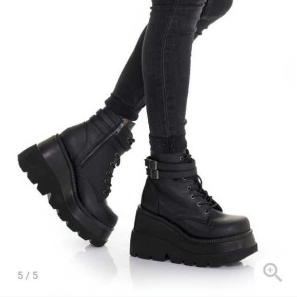 ♥︎NIB Demonia Platform Ankle Boots♥︎ - Picture 8 of 12